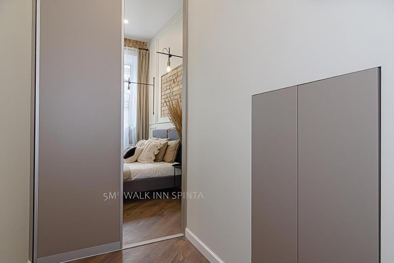 Free Parking Old Town Station With Balcony Apartment