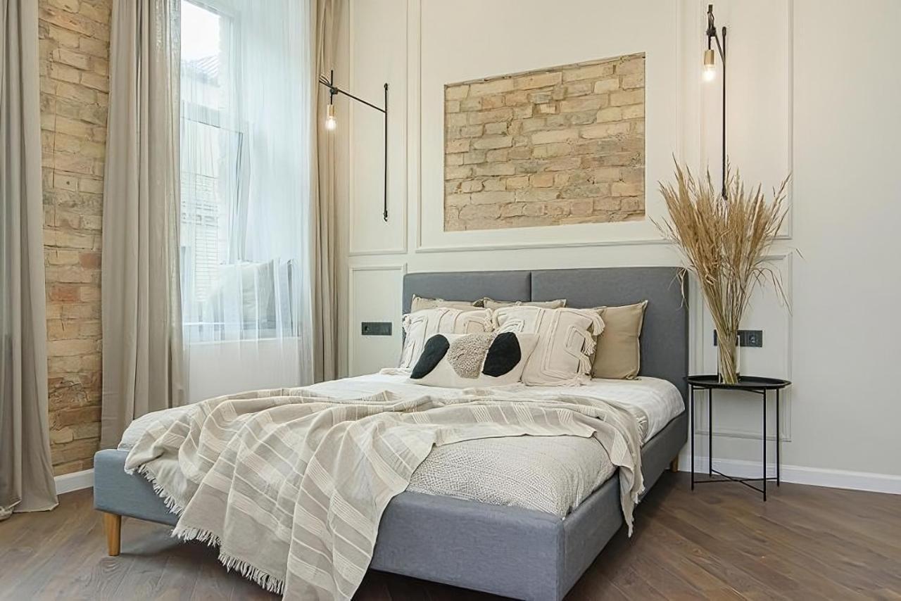 Apartment Free Parking Old Town Station With Balcony