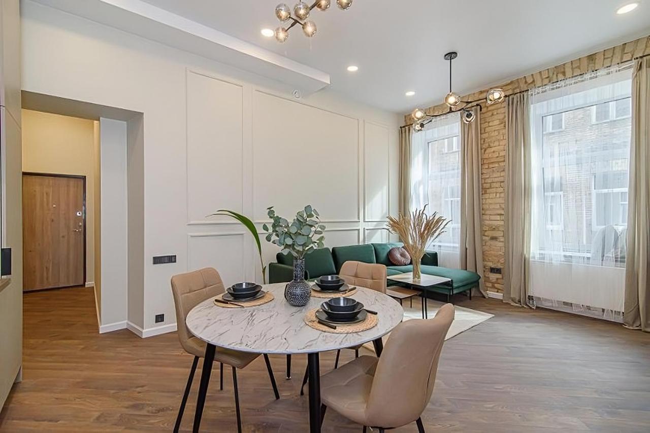 Apartment Free Parking Old Town Station With Balcony