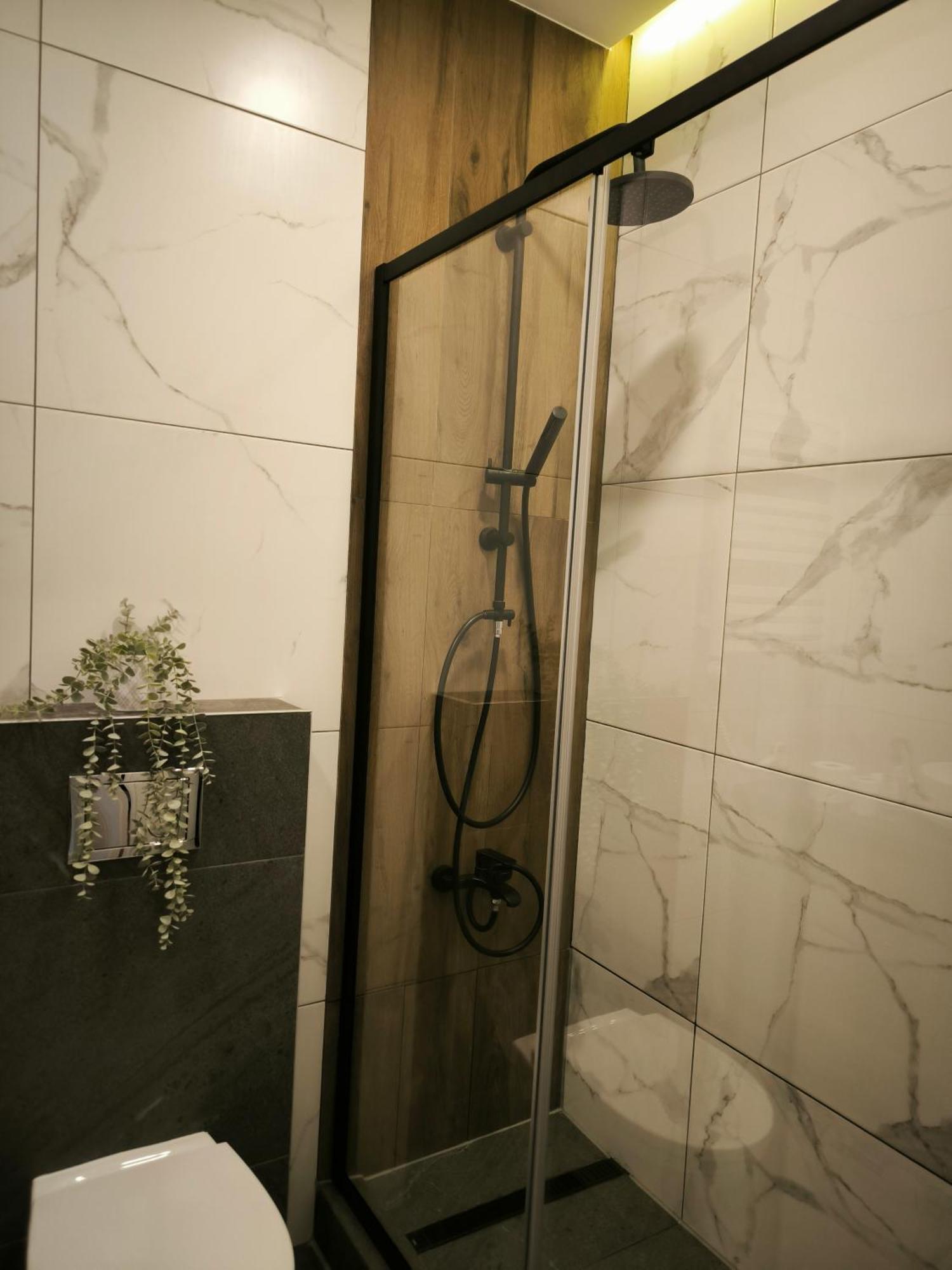 Apartment Free Parking Old Town Station With Balcony *